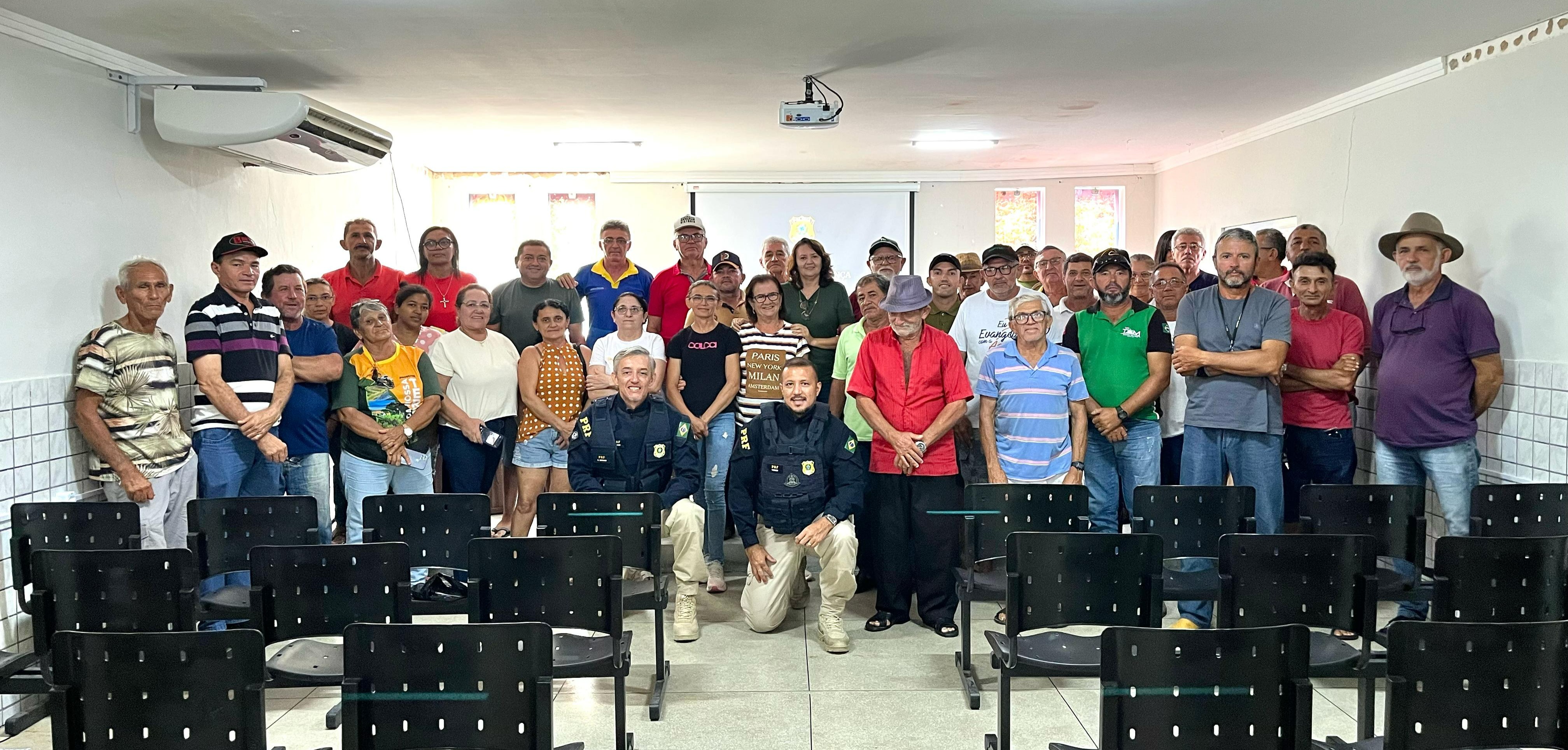 GESTO MUNICIPAL PROMOVE REUNIO COM PRODUTORES RURAIS E PRF PARA DISCUTIR SEGURANA NAS ESTRADAS