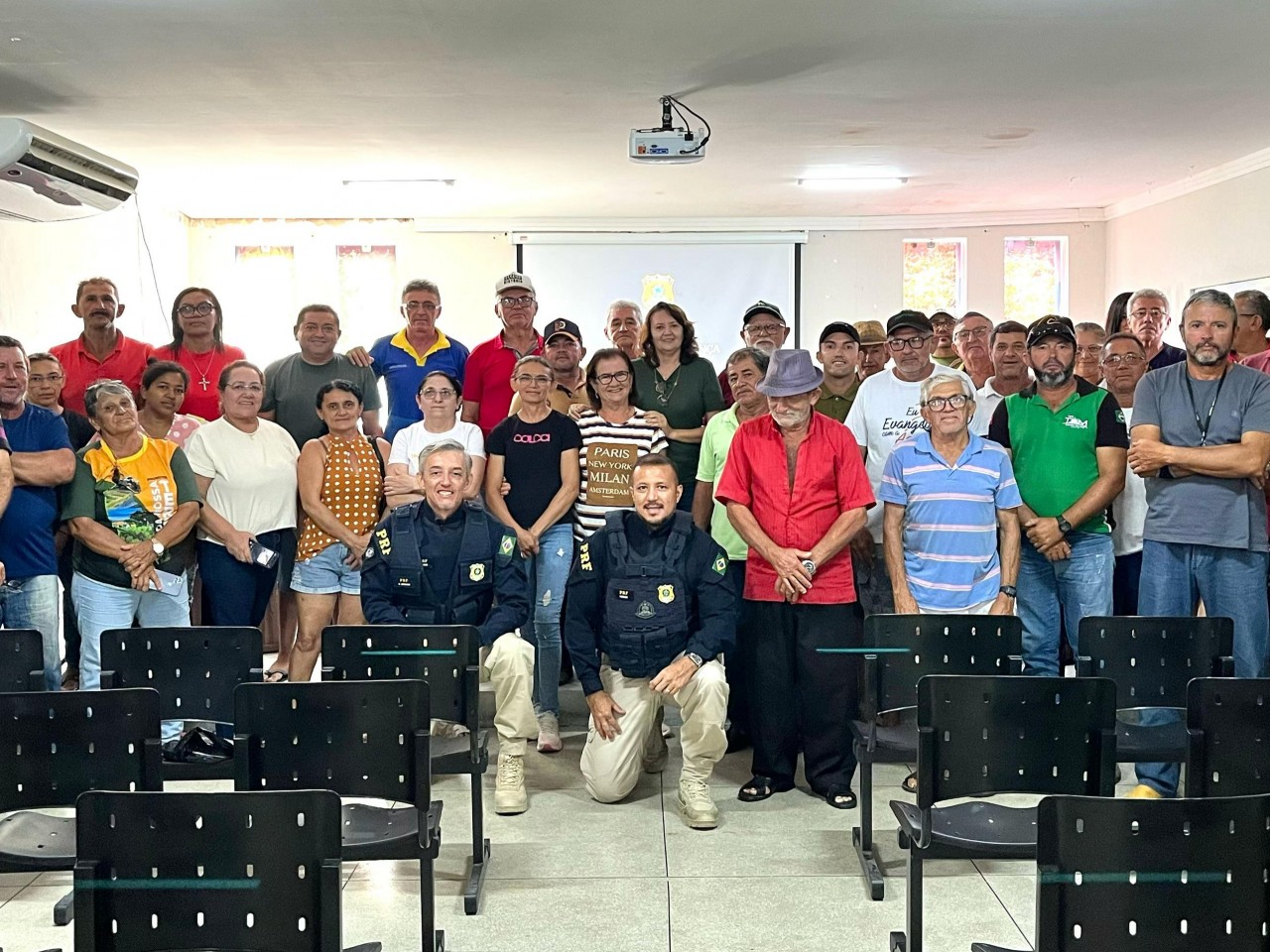 GESTO MUNICIPAL PROMOVE REUNIO COM PRODUTORES RURAIS E PRF PARA DISCUTIR SEGURANA NAS ESTRADAS
